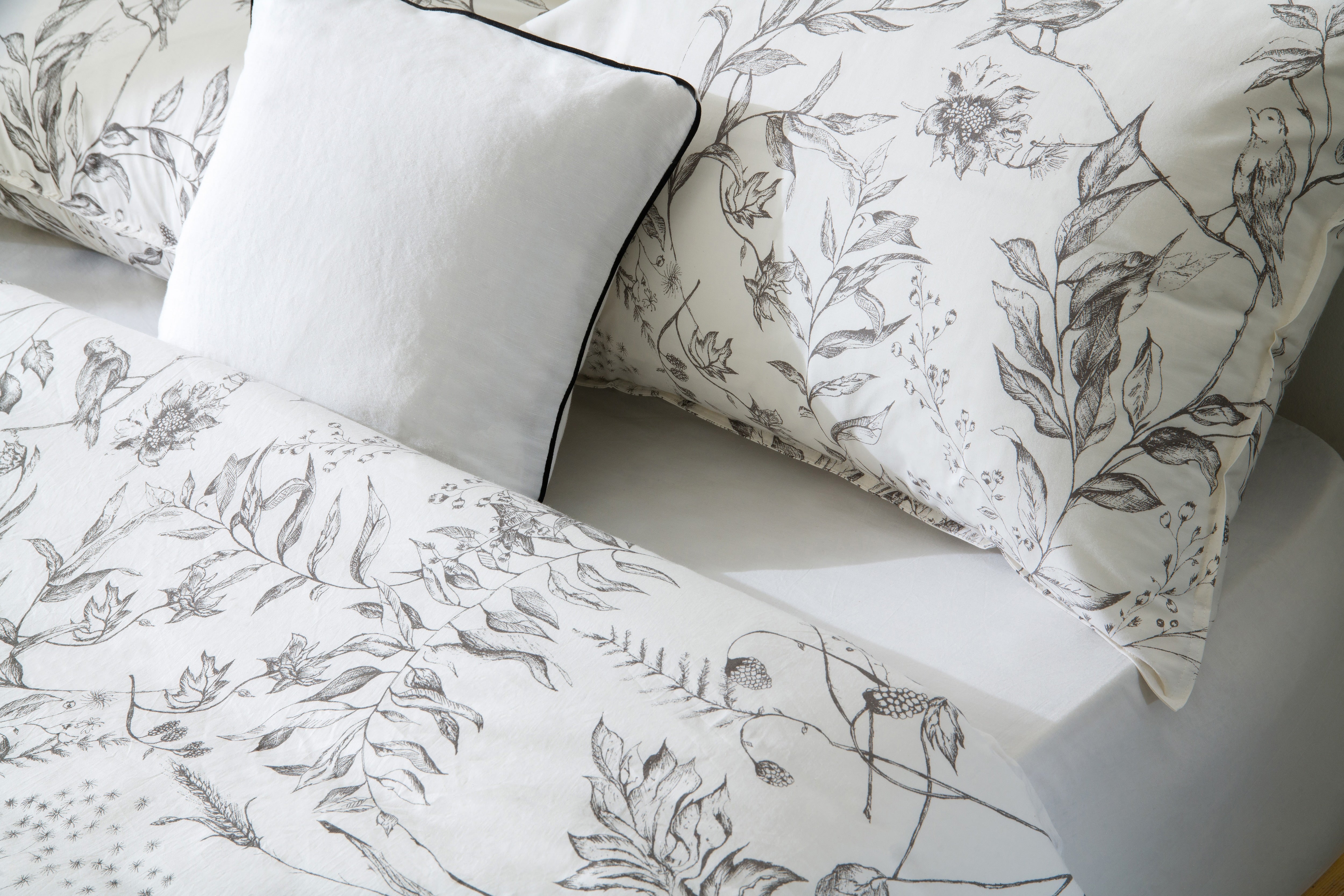 Printed Leaves Bedsheet set (350 TC)