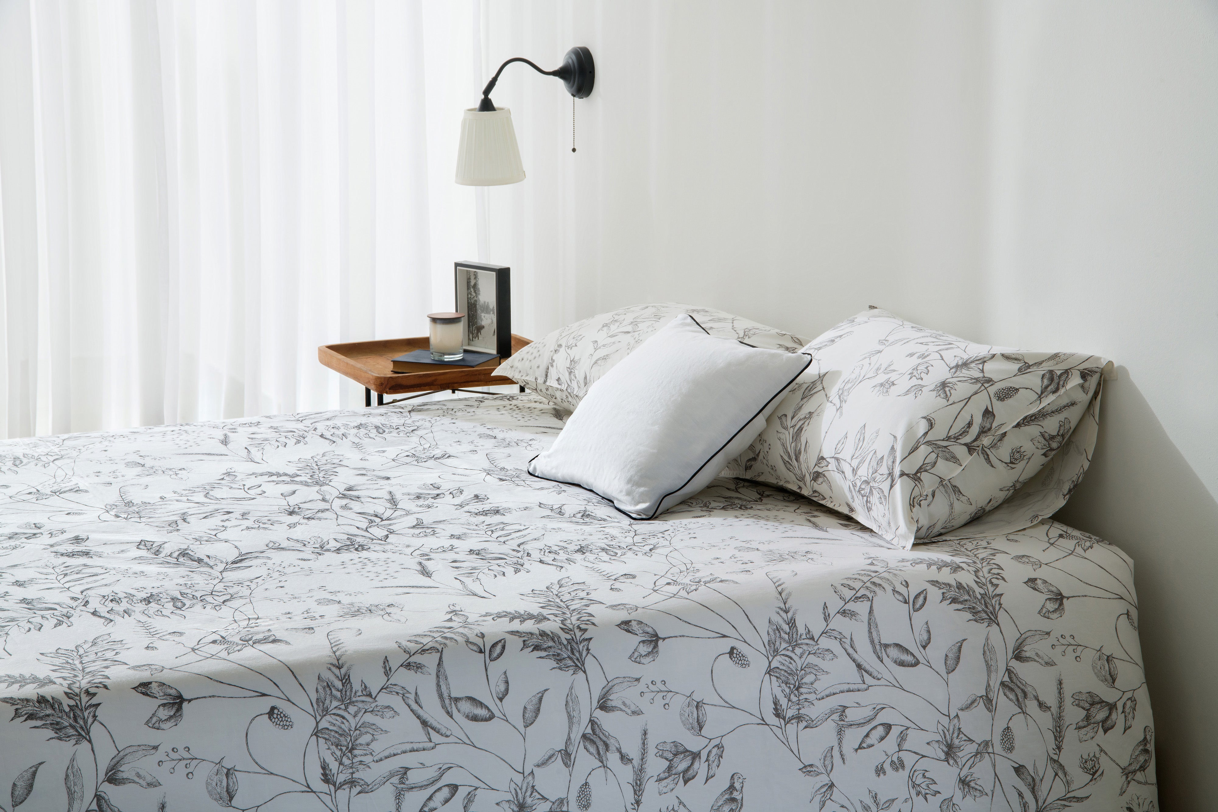 Printed Leaves Bedsheet set (350 TC)