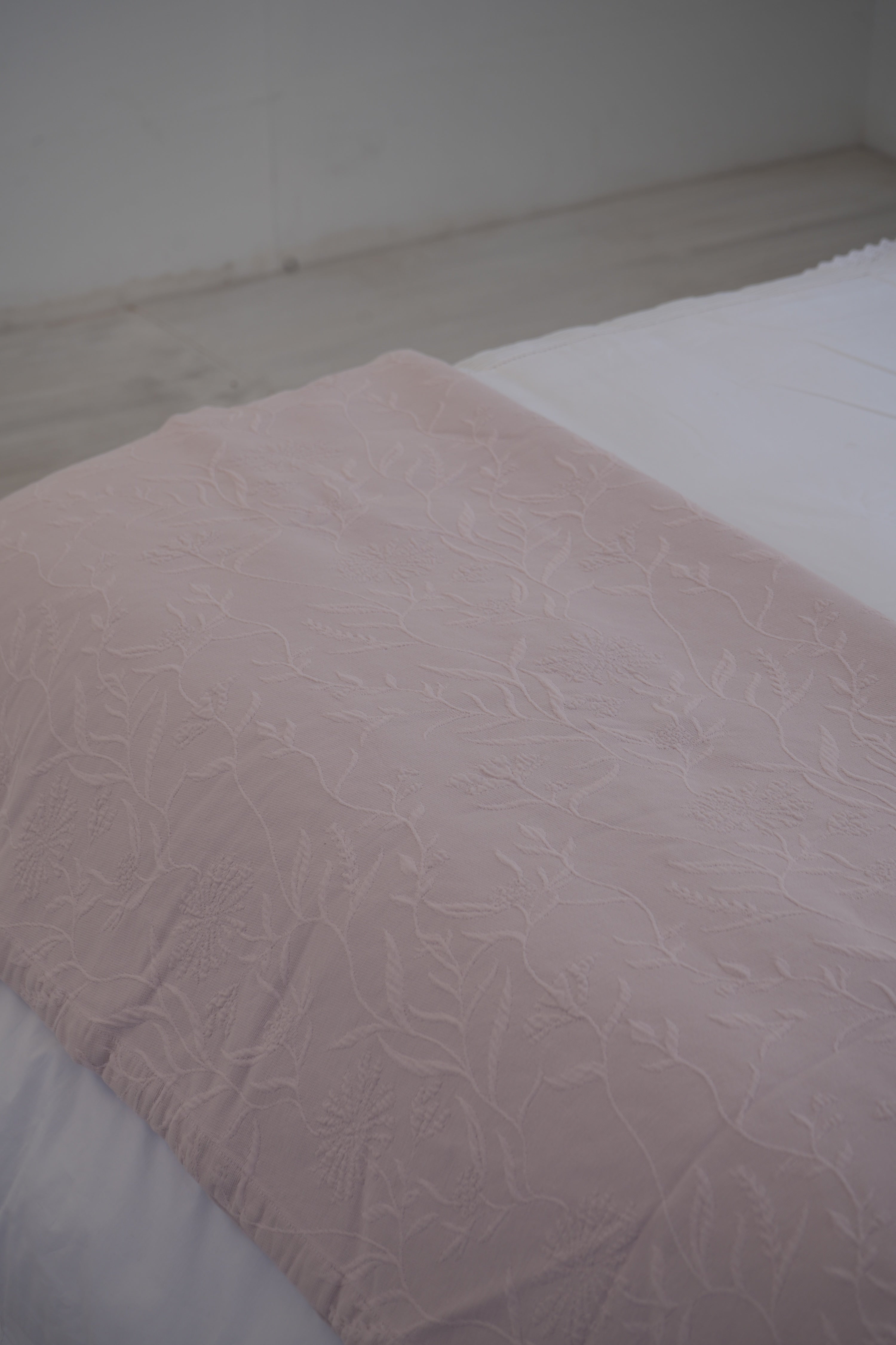 Spring Bridal Leaves Bedspread