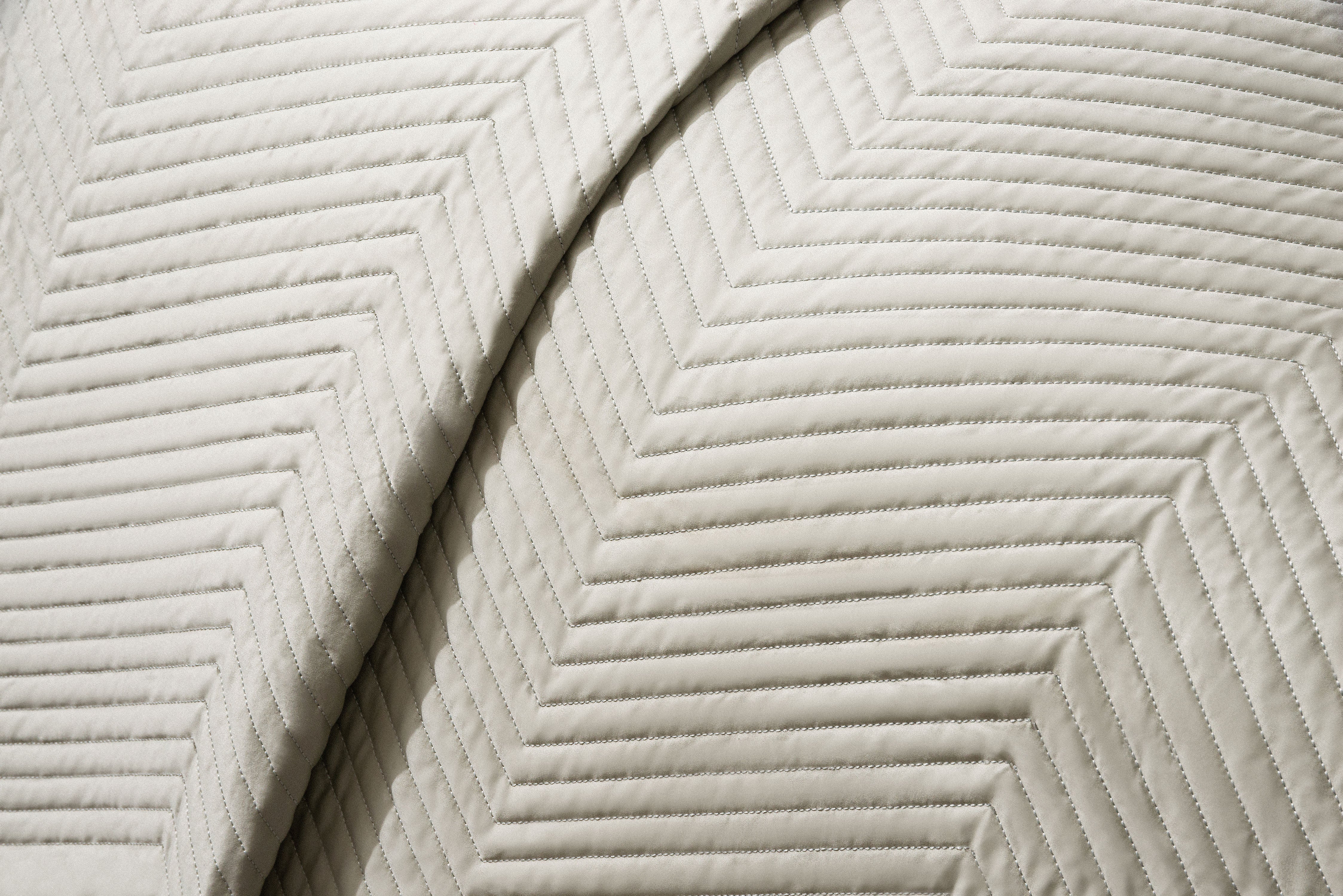 Limestone zigzag cotton satin Quilt Set