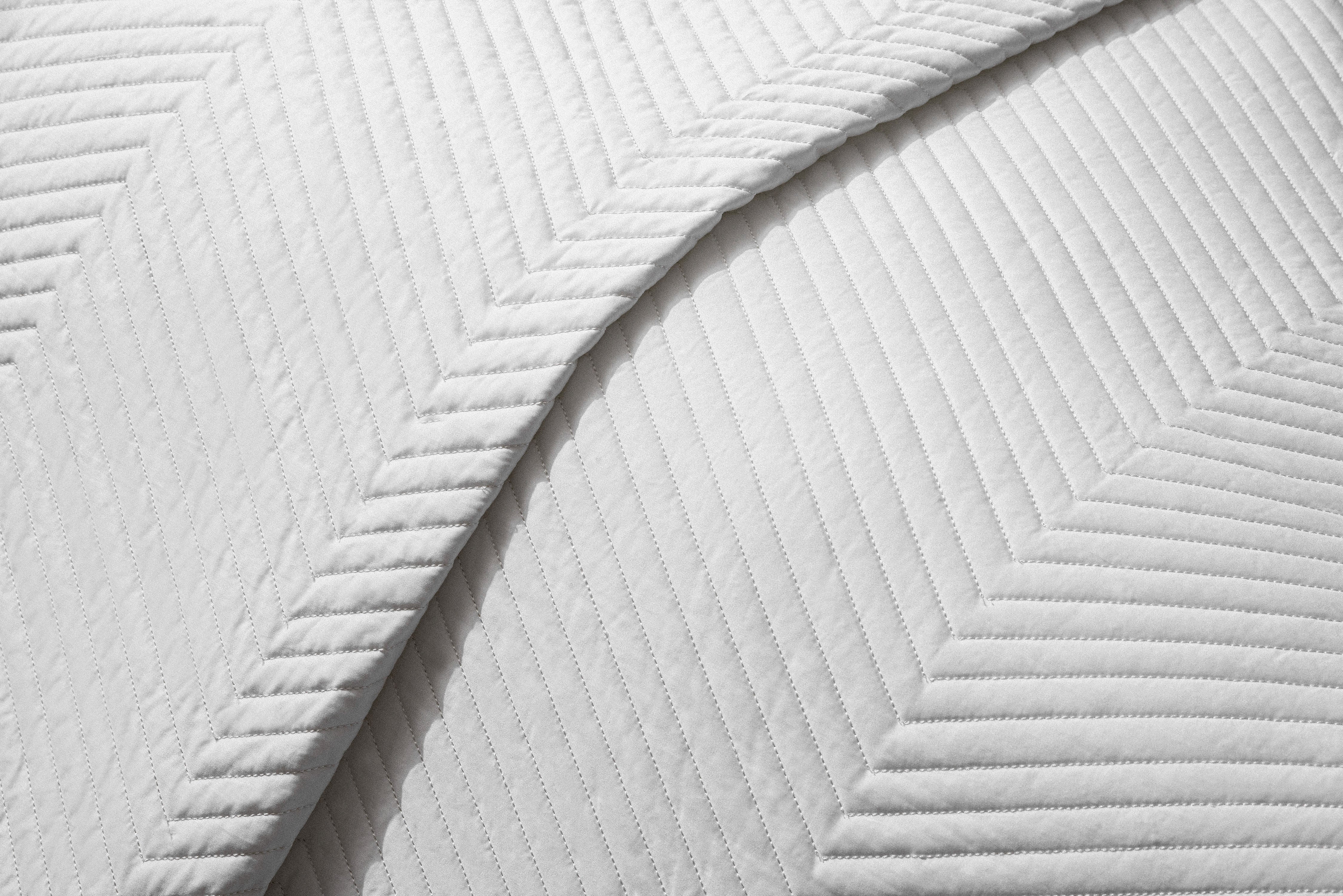 Limestone zigzag cotton satin Quilt Set