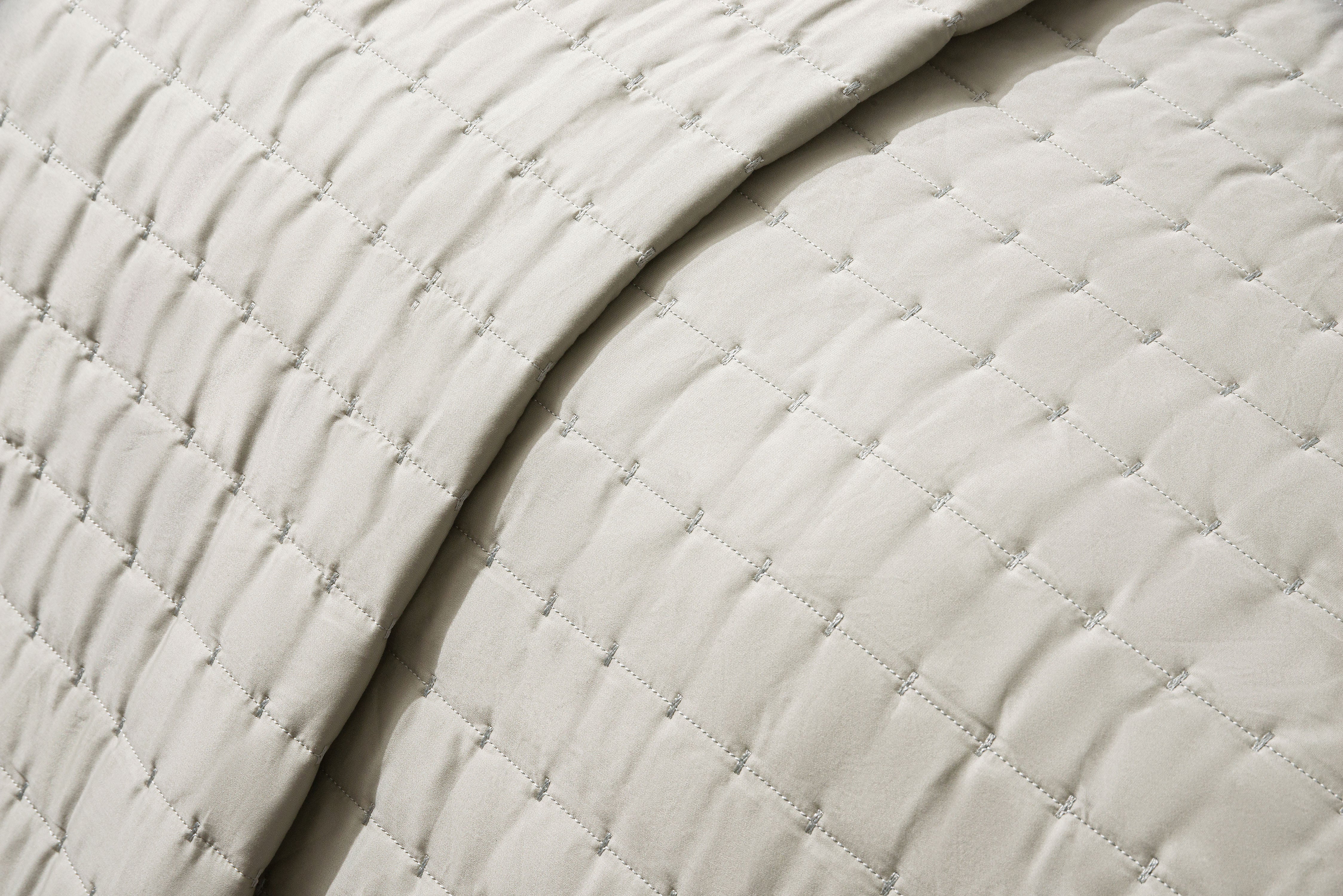 Limestone dashed cotton satin Quilt Set