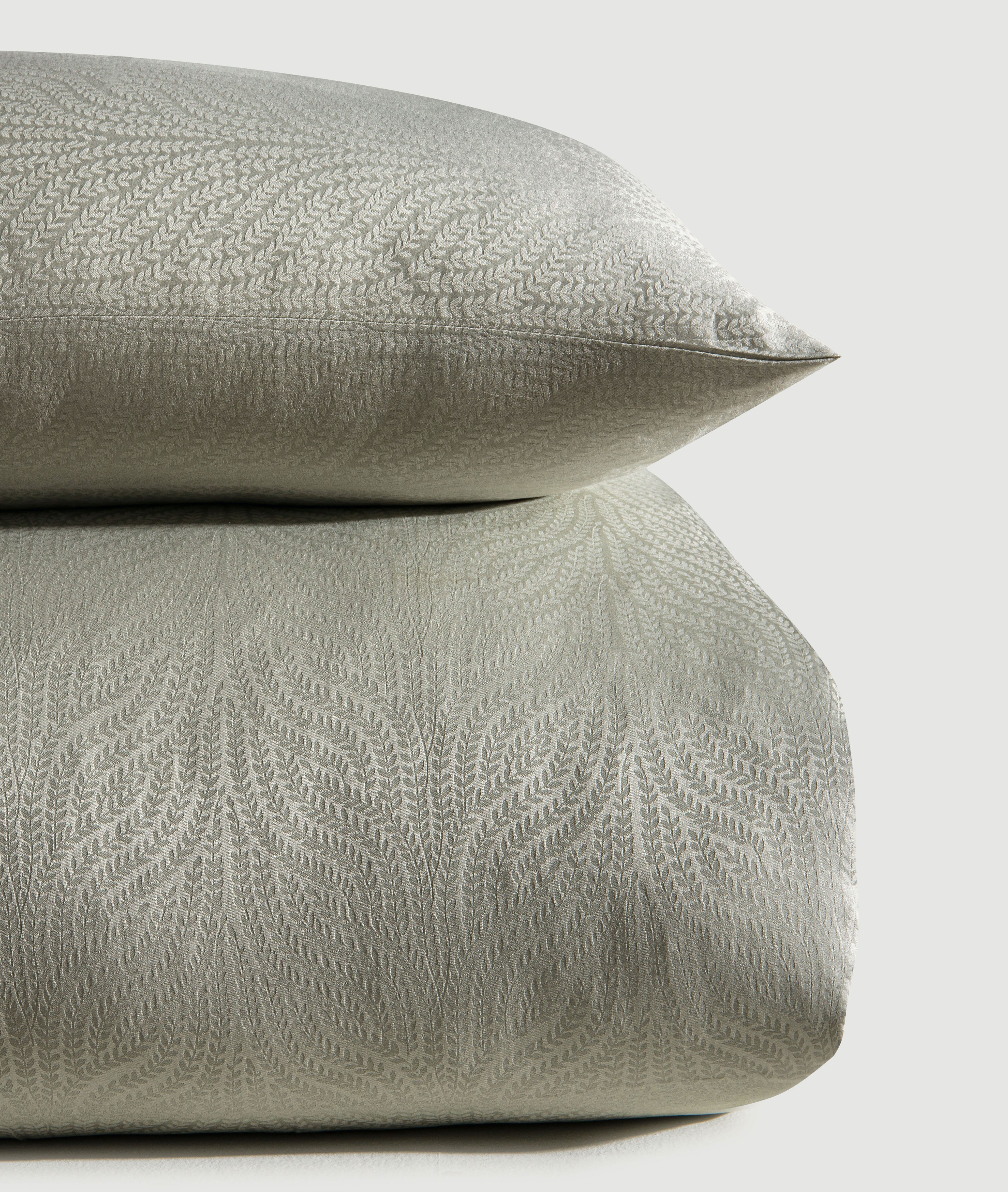 Jacquard Leaves Bedsheet set (600 TC)