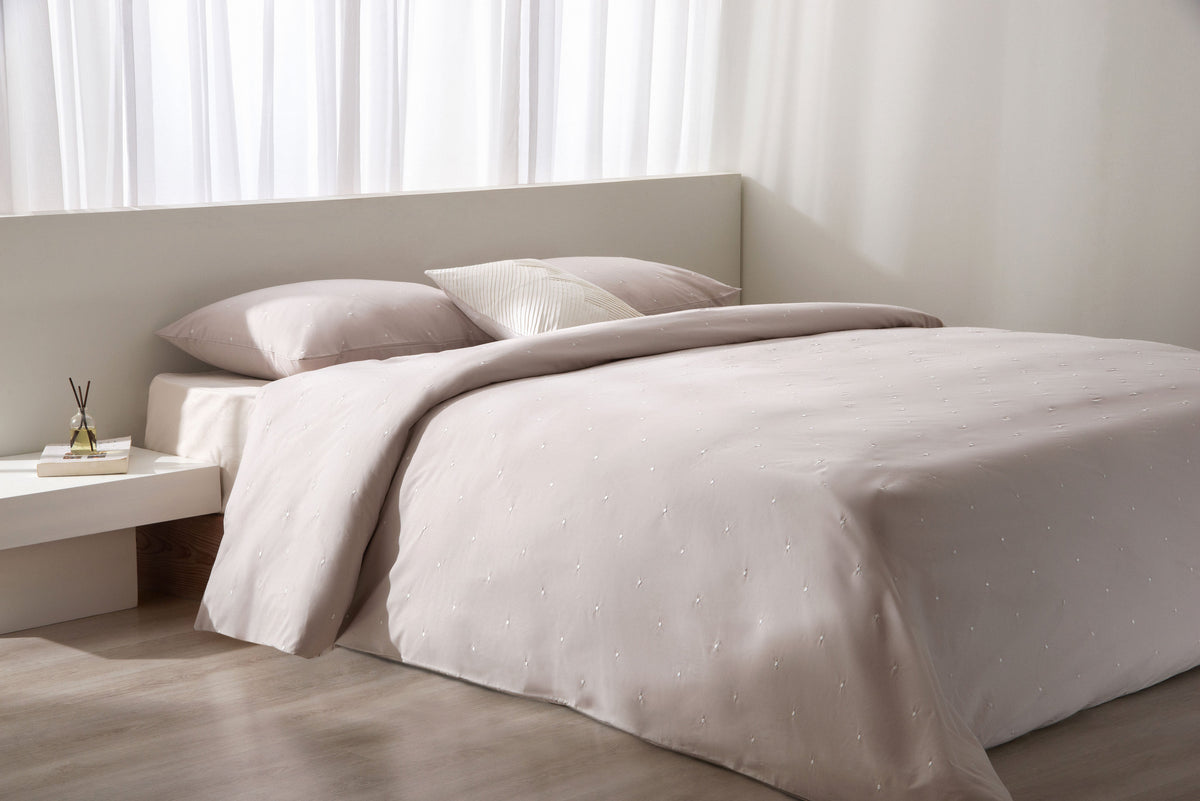 Embroidered Dots Duvet cover – Lilly Home