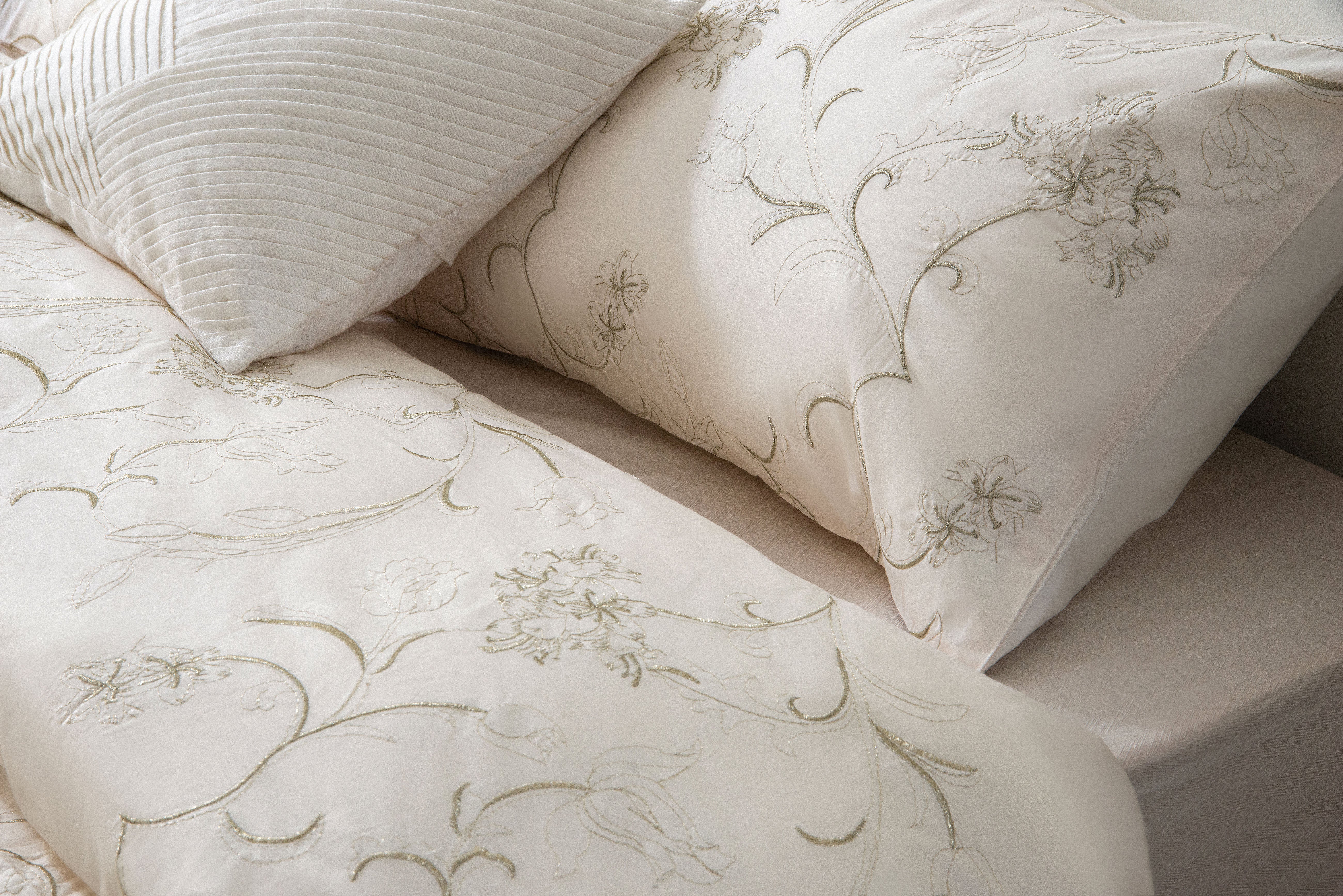 Embroidered Therma Duvet cover