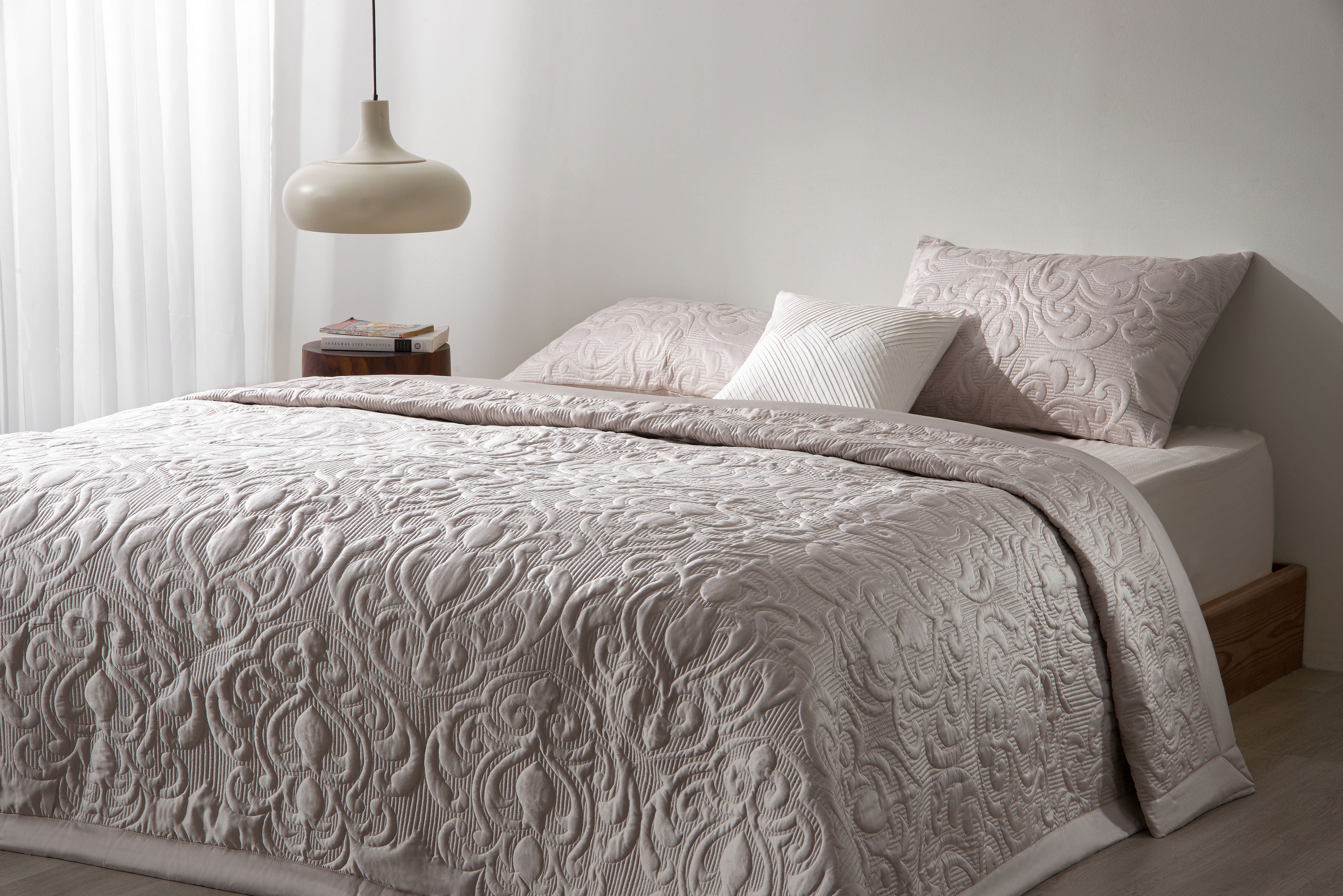 Almaze Cotton satin Quilt Set