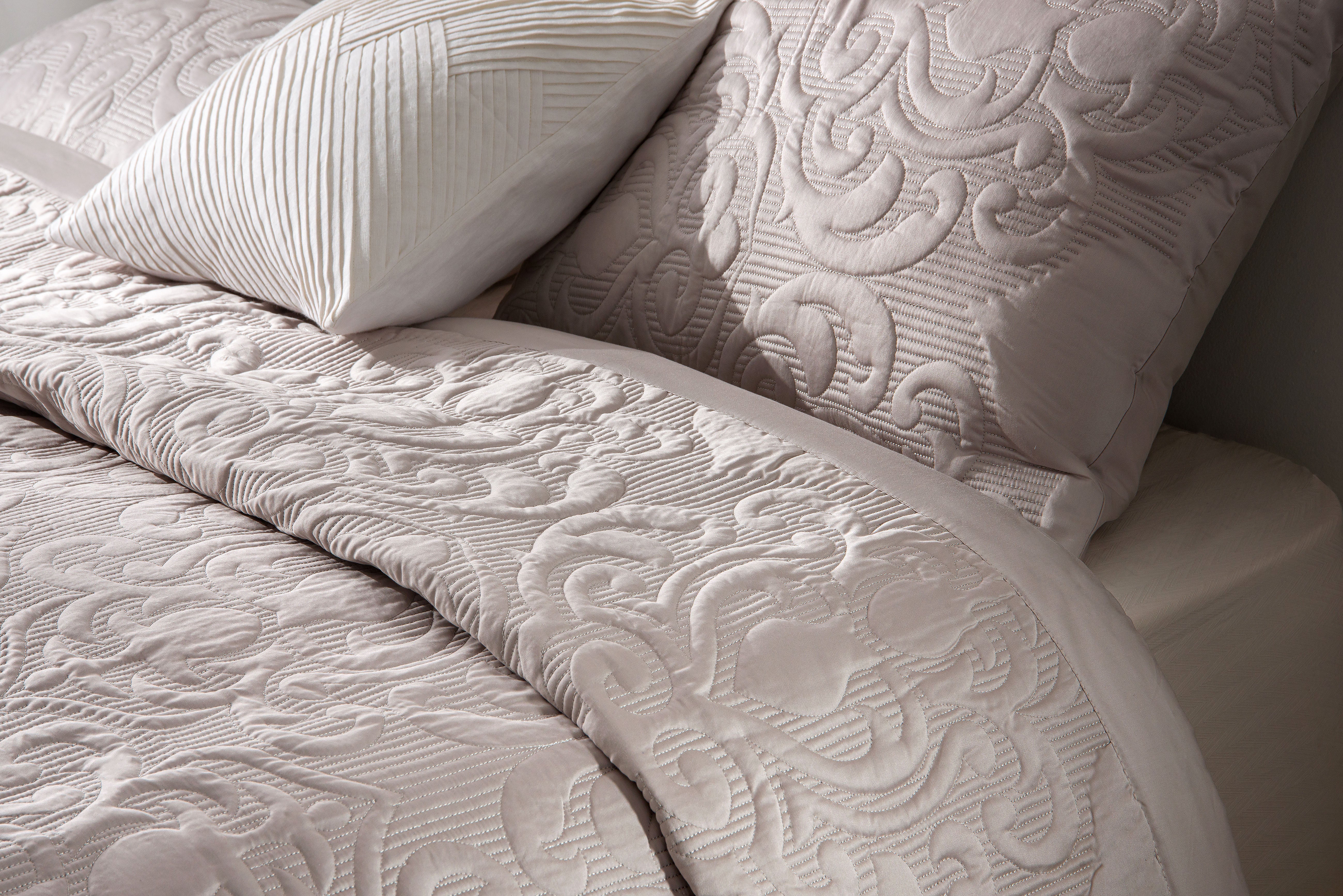 Almaze Cotton satin Quilt Set